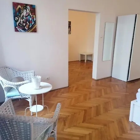 Live Like Local - Vinohrady Appartement *