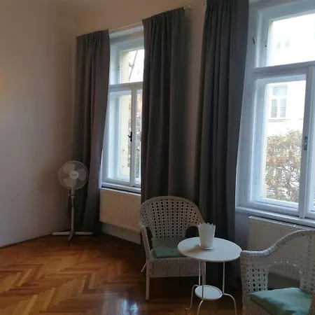Live Like Local - Vinohrady Appartement *